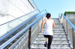 原来爬楼梯也有助于减肥